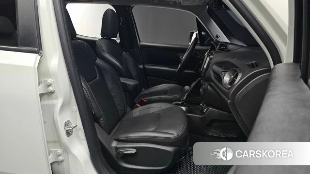 Jeep Renegade id 4517557 из Кореи 30