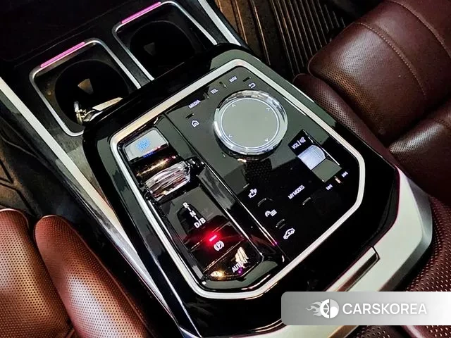 BMW i7 (G70) id 3452478 из Кореи 19