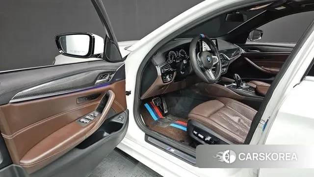 BMW 5 Series (G30) id 3736877 из Кореи 19