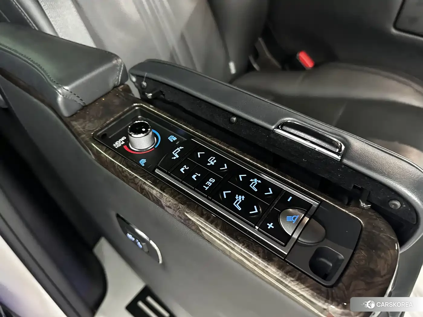 Toyota Elfa id 4601137 из Китая 18