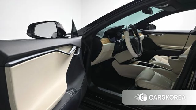 Tesla Model S id 4568139 из Кореи 33