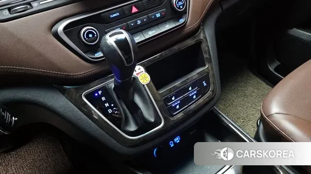 Hyundai The New Grand Starex id 3573628 из Кореи 19