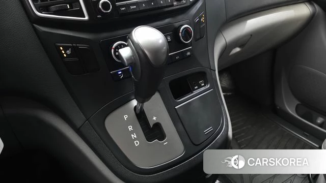 Hyundai The New Grand Starex id 4563360 из Кореи 19