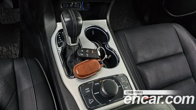 Jeep Grand Cherokee id 2839106 из Кореи 19