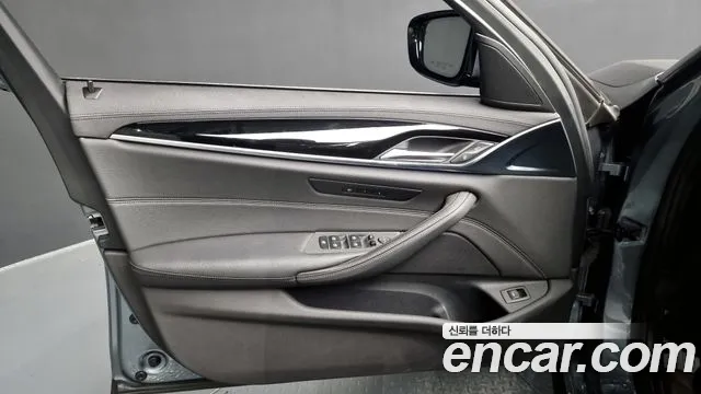 BMW 5 Series (G30) id 2629442 из Кореи 19