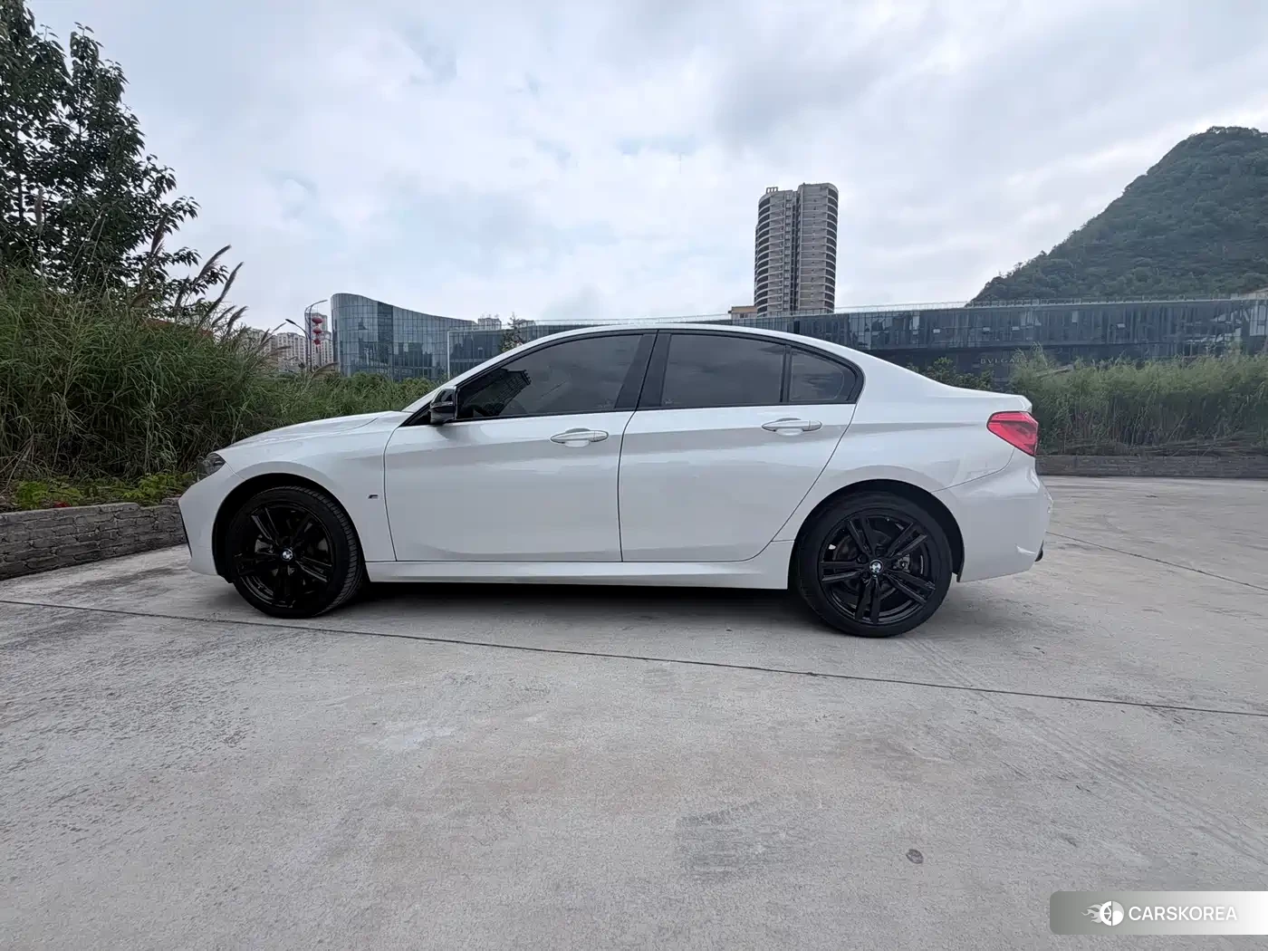 BMW 1 series id 4577498 из Китая 12