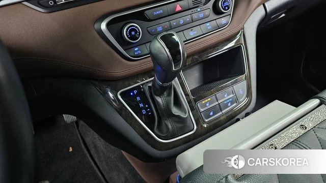 Hyundai The New Grand Starex id 3843730 из Кореи 19