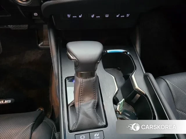 Lexus ES300h 7th generation id 3341954 из Кореи 19