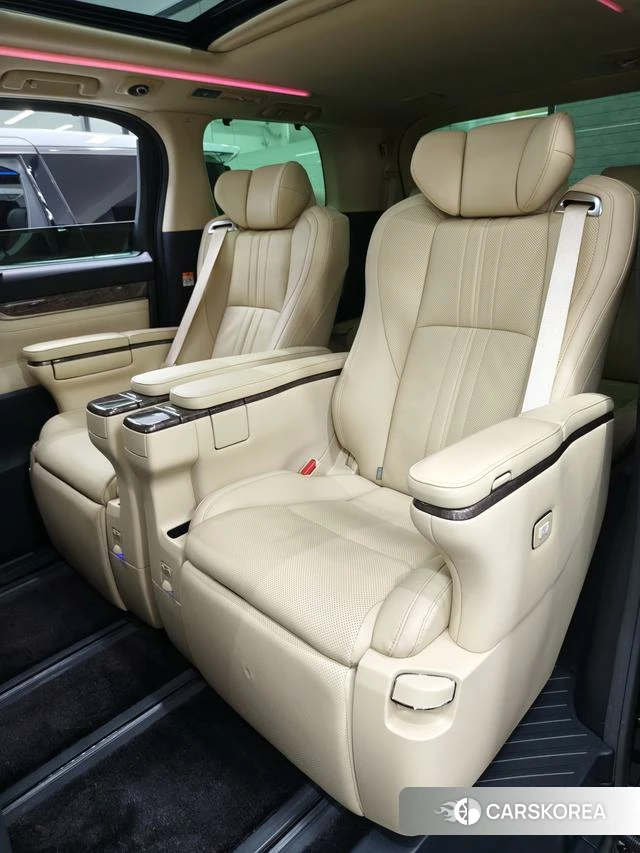 Toyota Elfa id 4328892 из Китая 11
