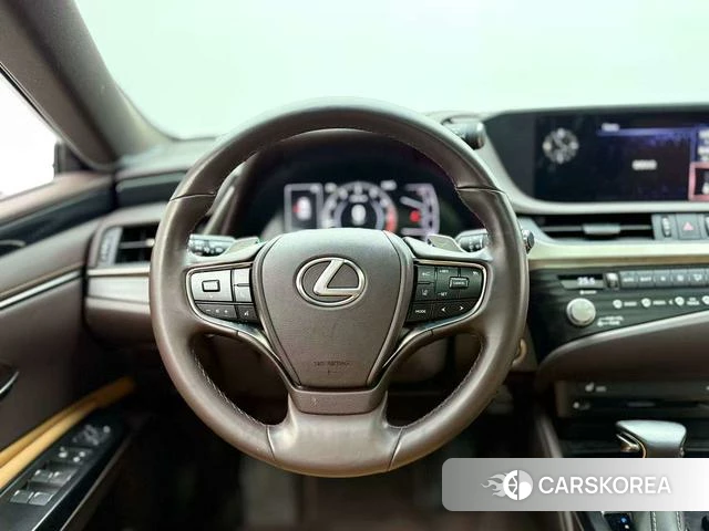 Lexus ES id 4314675 из Китая 14