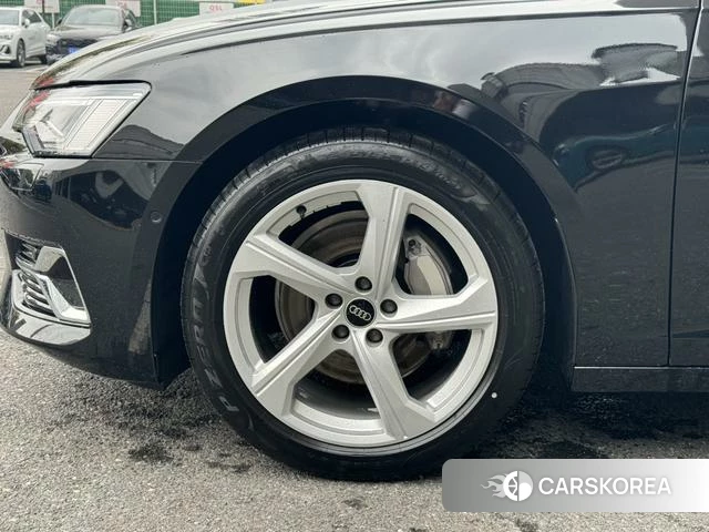 Audi A6L id 4328650 из Китая 15