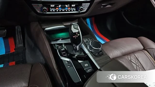 BMW 5 Series (G30) id 3703321 из Кореи 19