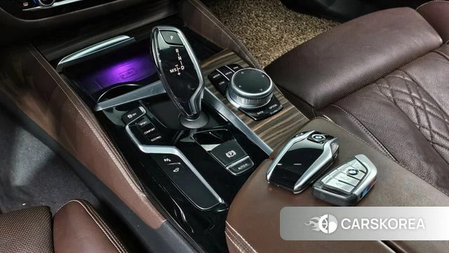BMW 5 Series (G30) id 4203947 из Кореи 19