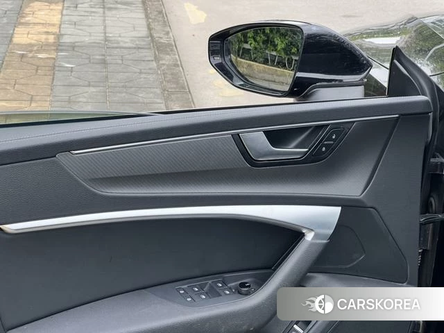 Audi A7L id 4365671 из Китая 18