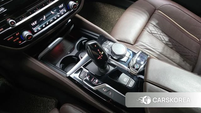 BMW 5 Series (G30) id 4363083 из Кореи 19