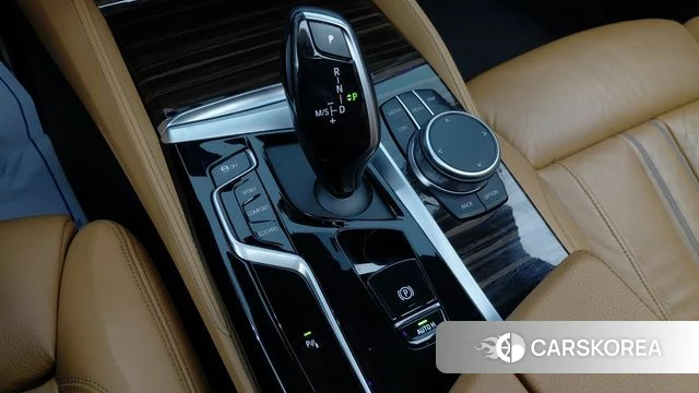 BMW 5 Series (G30) id 3885238 из Кореи 19