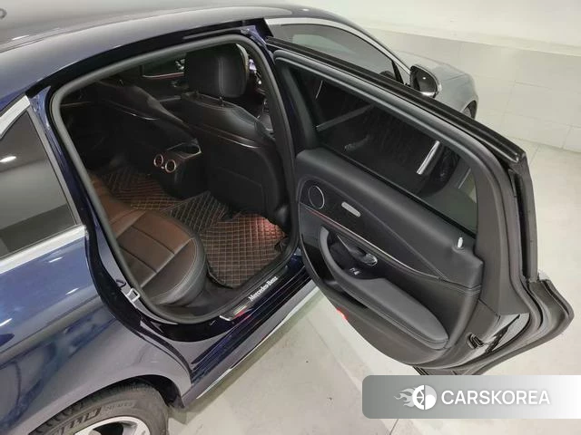 Mercedes-Benz E-class id 3882326 из Китая 21