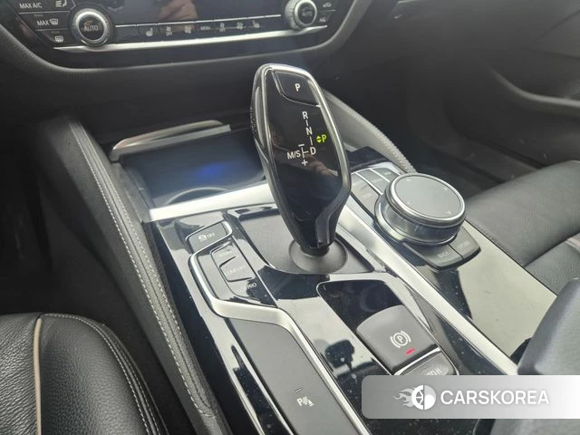 BMW 5 Series (G30) id 3873609 из Кореи 12