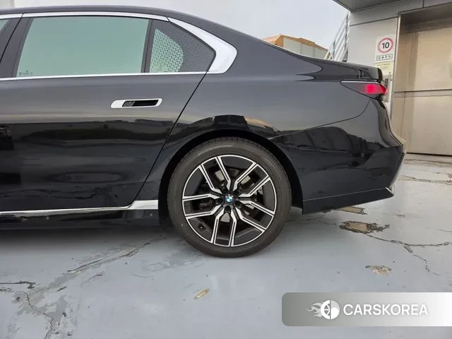 BMW 7 Series (G70) id 3310079 из Кореи 19