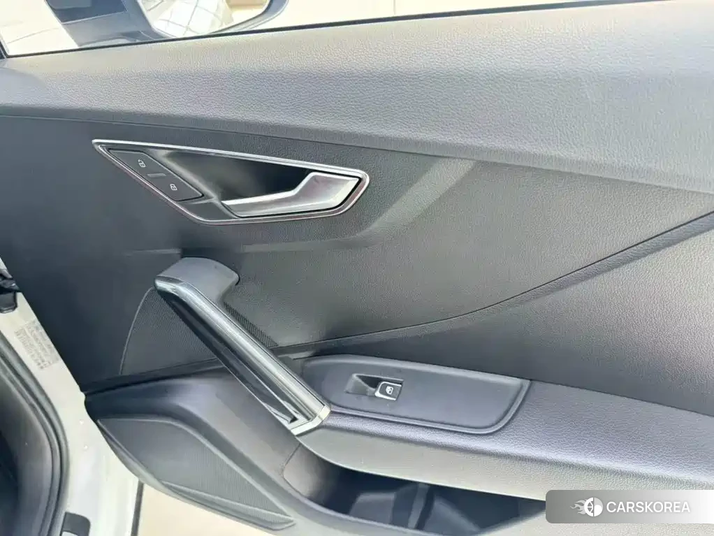 Audi Q2L id 4674416 из Китая 17