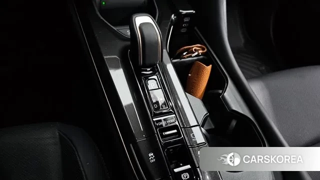 Toyota Crown Crossover id 3580710 из Кореи 19