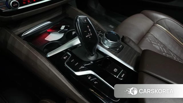 BMW 5 Series (G30) id 3843812 из Кореи 19