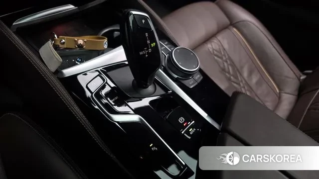 BMW 5 Series (G30) id 3384165 из Кореи 19