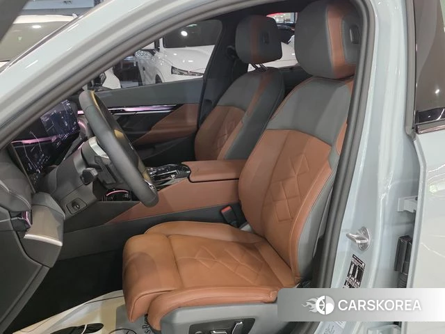 BMW 5 Series (G60) id 4499530 из Кореи 16