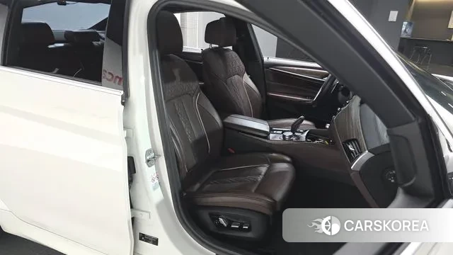 BMW 5 Series (G30) id 3593521 из Кореи 19