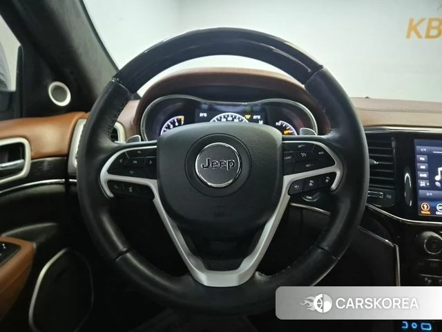 Jeep Grand Cherokee id 4849356 из Кореи 17