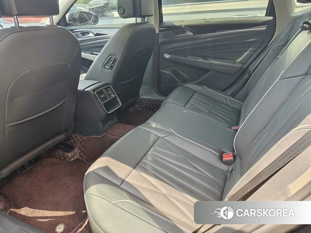 Volkswagen Passat id 4277548 из Китая 13