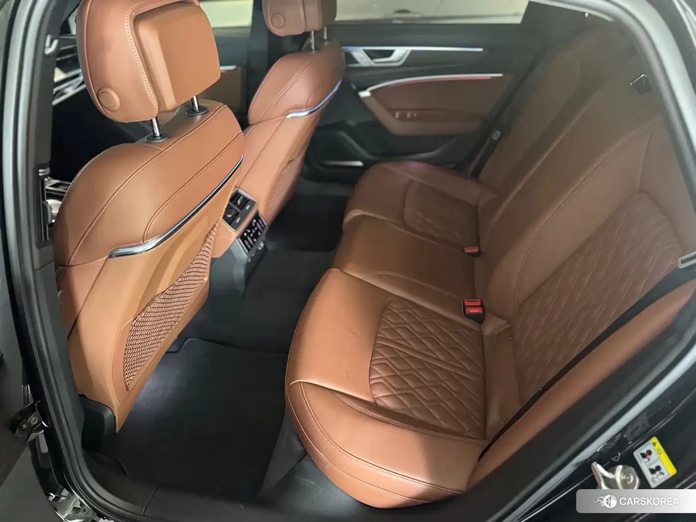 Audi A6L id 4622497 из Китая 10