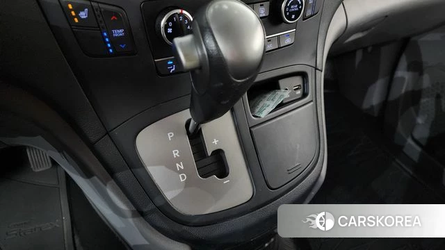 Hyundai The New Grand Starex id 4345696 из Кореи 29
