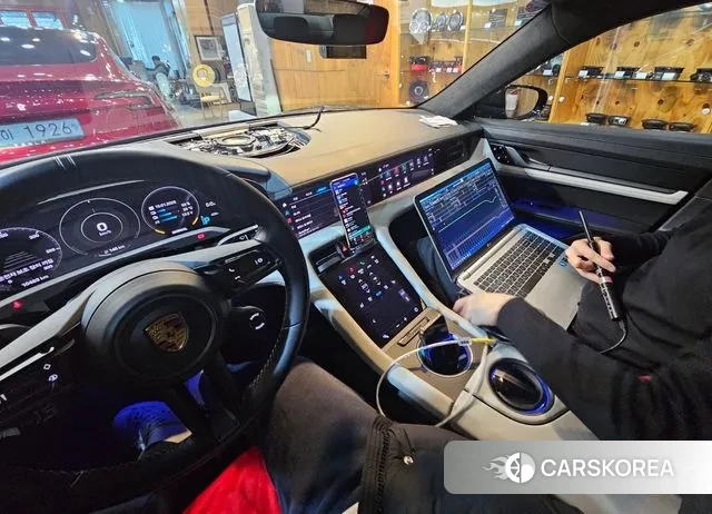 Porsche Taycan id 3295729 из Кореи 14