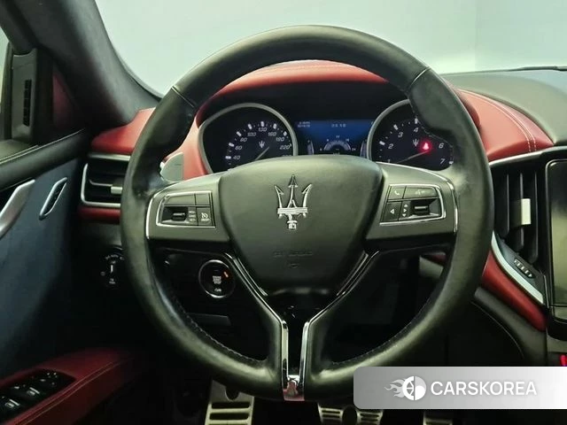 Maserati Ghibli id 3812793 из Кореи 17