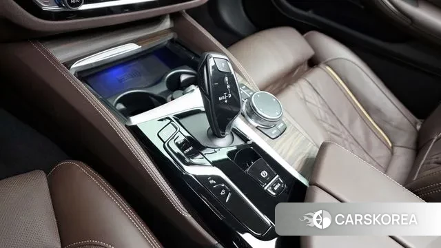 BMW 5 Series (G30) id 3246629 из Кореи 19