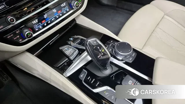 BMW 5 Series (G30) id 3018538 из Кореи 19