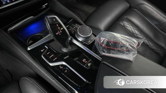 BMW 5 Series (G30) id 3794849 из Кореи 19