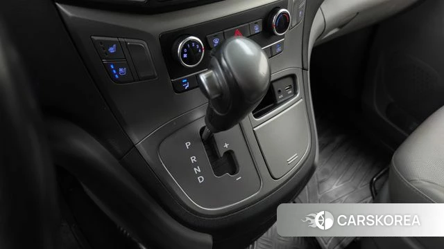 Hyundai The New Grand Starex id 4688750 из Кореи 29
