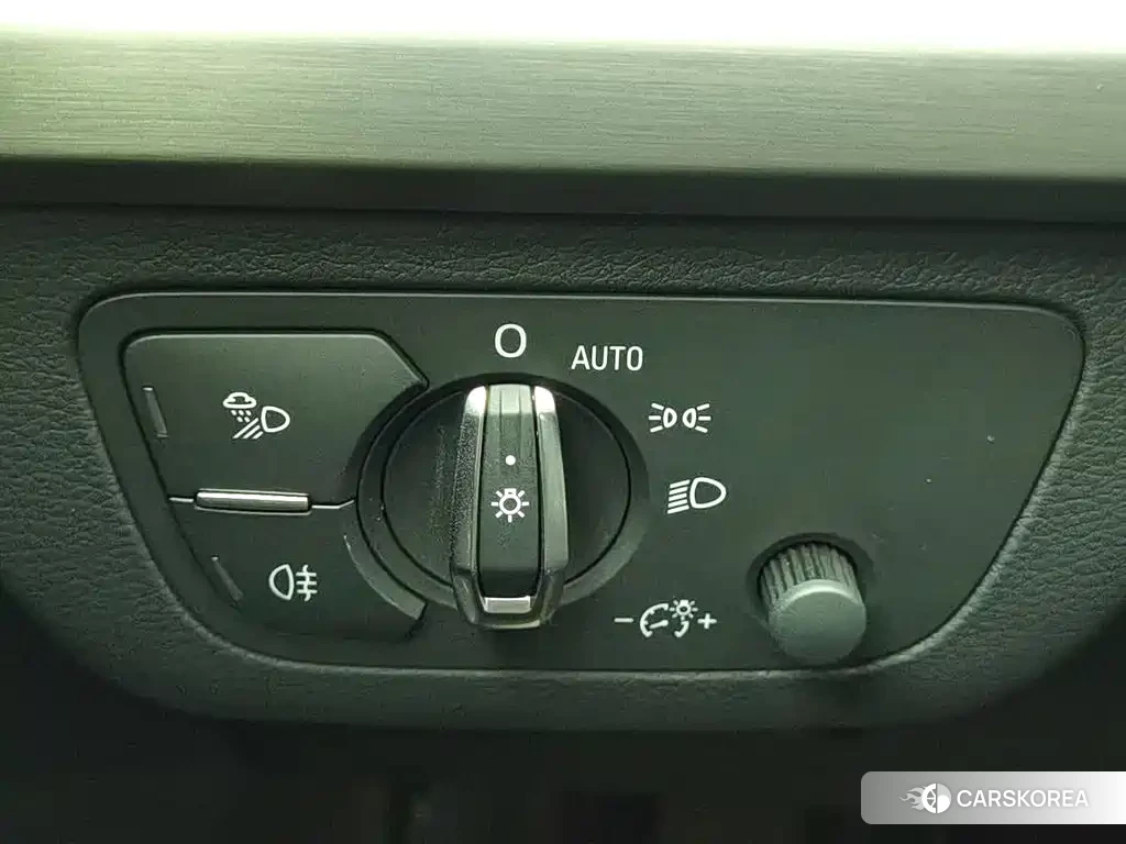 Audi Q5L id 4601879 из Китая 23