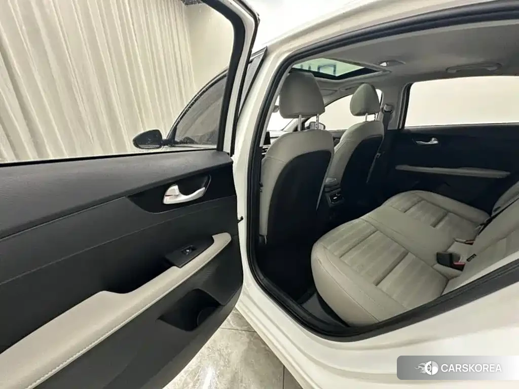 Kia K3 id 4589326 из Китая 18