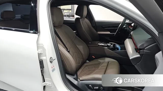 BMW 5 Series (G60) id 3388445 из Кореи 19