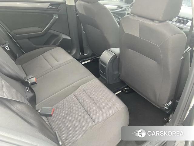 Volkswagen Bora id 4328859 из Китая 12