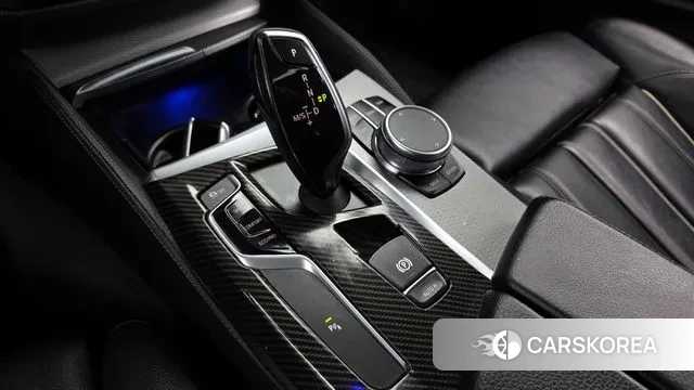 BMW 5 Series (G30) id 3761214 из Кореи 19