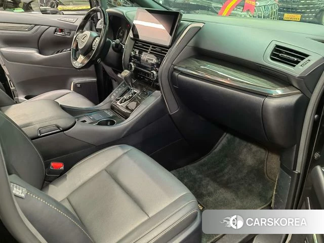 Lexus LM id 4273229 из Китая 16