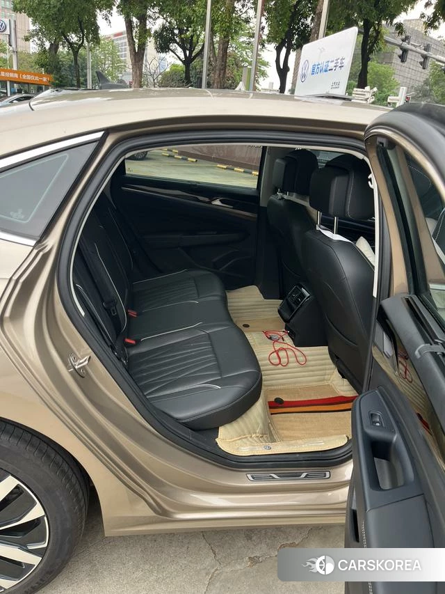 Volkswagen Passat id 4276515 из Китая 9