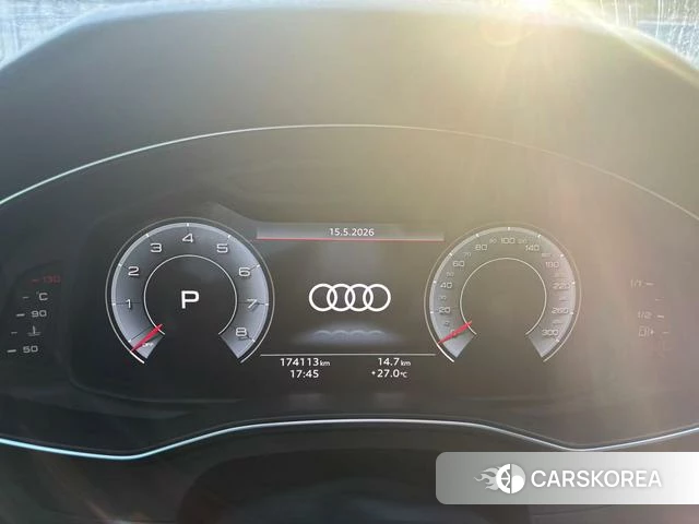 Audi A6L id 4341650 из Китая 9
