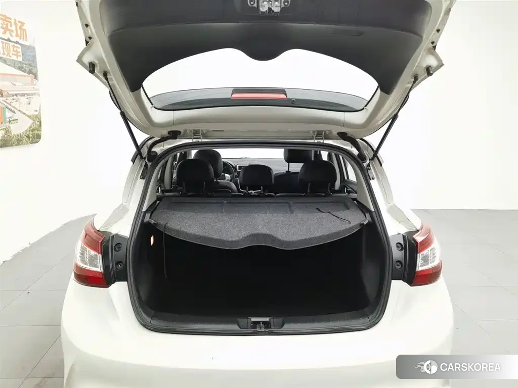Nissan Tiida id 4559735 из Китая 23