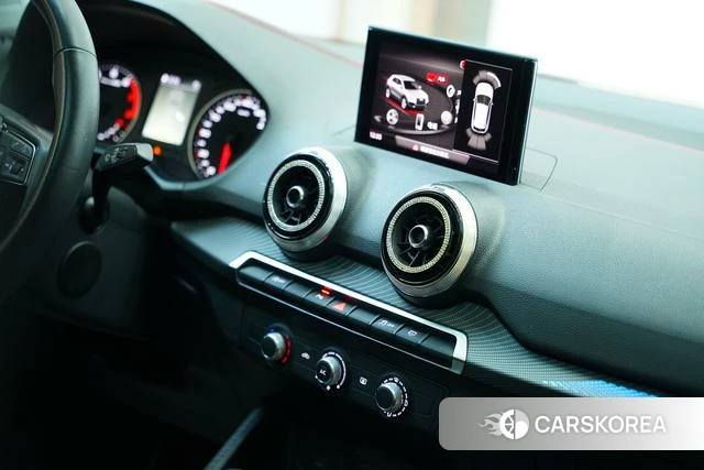 Audi Q2L id 4257359 из Китая 18