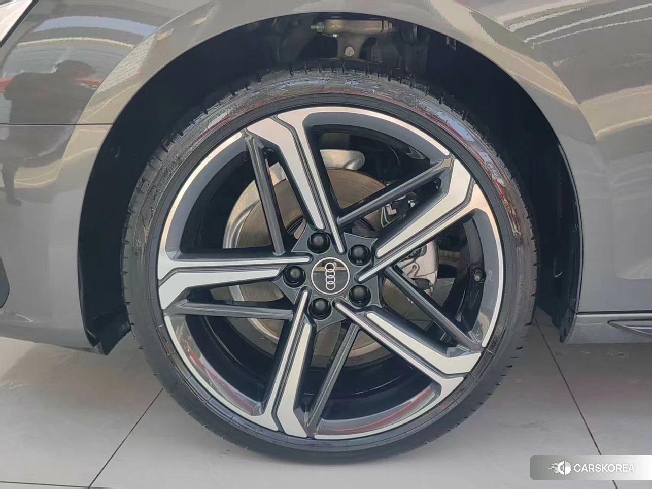 Audi A4L id 4510433 из Китая 20